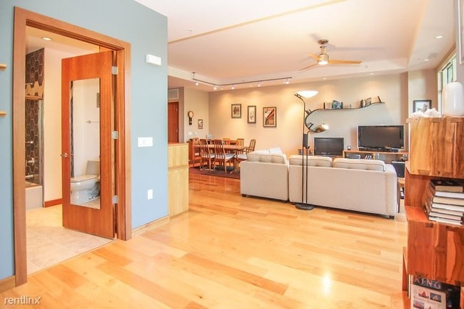 Building Photo - 1 br, 2 bath  - 350 S Hamilton St