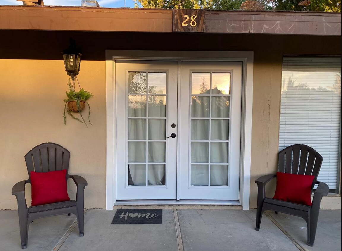 21317 Lake Shore Dr Unit 28, California City, CA 93505 Room for Rent