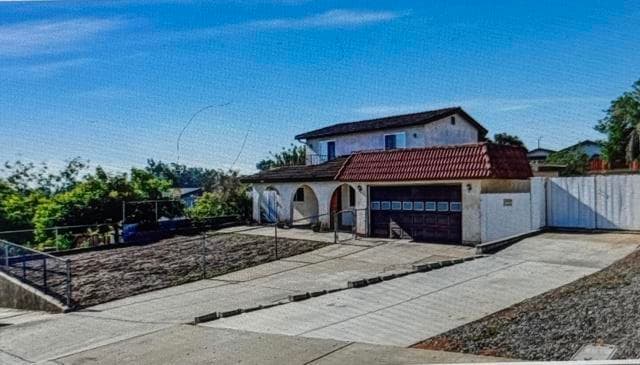 Building Photo - 735 S Upas St