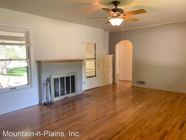 Foto del edificio - 3 br, 1 bath House - 401 S. Shields Street
