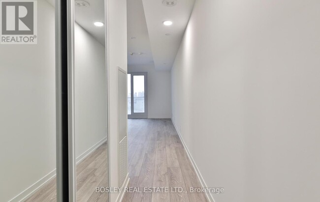 Building Photo - 2020-2020 Bathurst St