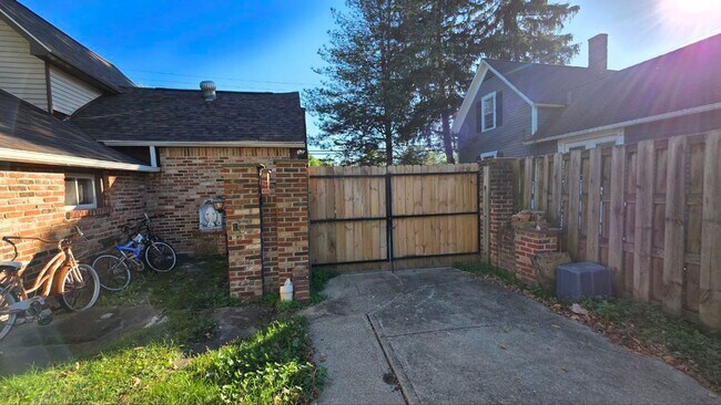 Foto del edificio - 3 bedroom 1 bathroom Olmstead Falls! EDEN/...