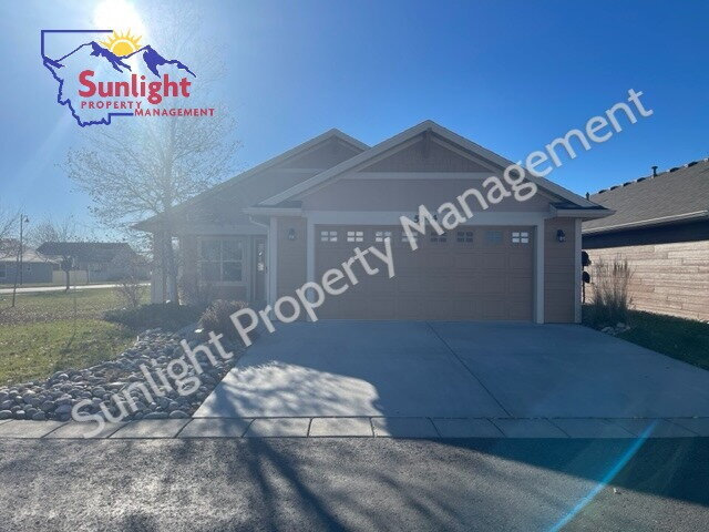 Foto principal - Quiet, Safe, & Convenient 2 Bed 2 Bath