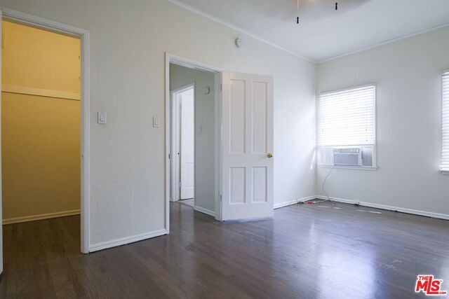 Building Photo - 963 N Doheny Dr