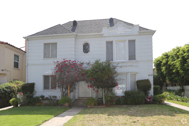 Building Photo - 417-419 N Doheny Dr