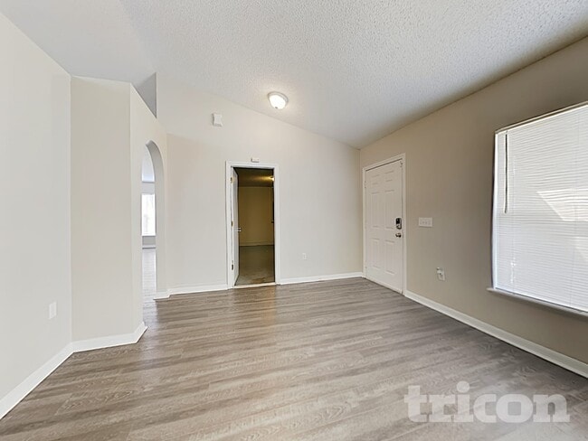 Building Photo - 6372 Gainsboro Ave