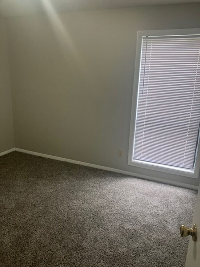 Foto del edificio - 2 BEDROOM 2 BATH CONDO (Shameika)