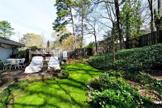 Foto del edificio - 1783 Piedmont Way NE