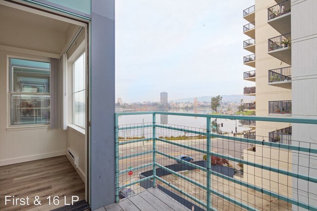 Foto del edificio - 105 E 16th St