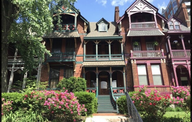 Building Photo - 2122 St James Ave
