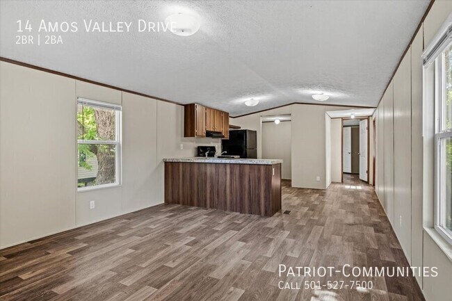 Foto del edificio - 14 Amos Valley Dr