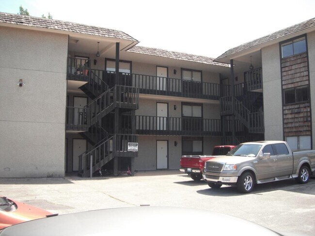 Foto del edificio - 2737 60 Ave SW - 1 bedroom