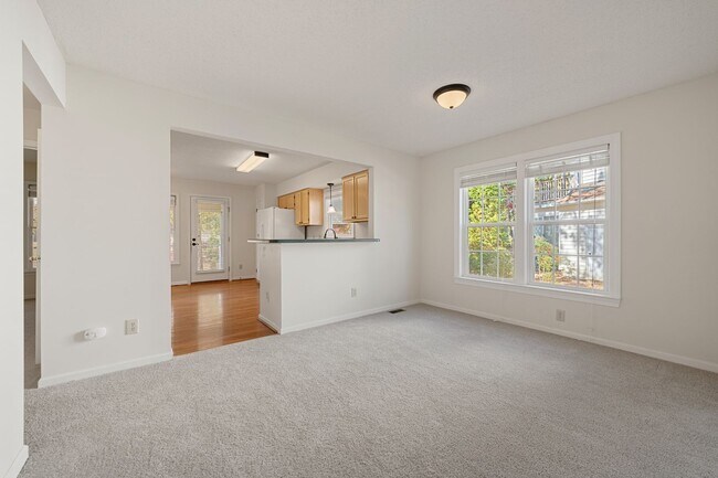 Building Photo - Price Change - Spacious 3 Bedroom, 2 Bath ...