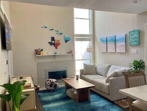 Building Photo - 935 La Posada Dr