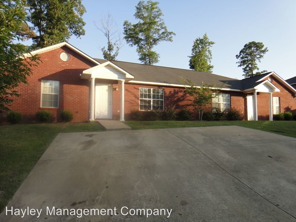 Foto principal - 3 br, 3 bath House - 716 Yeager Lane