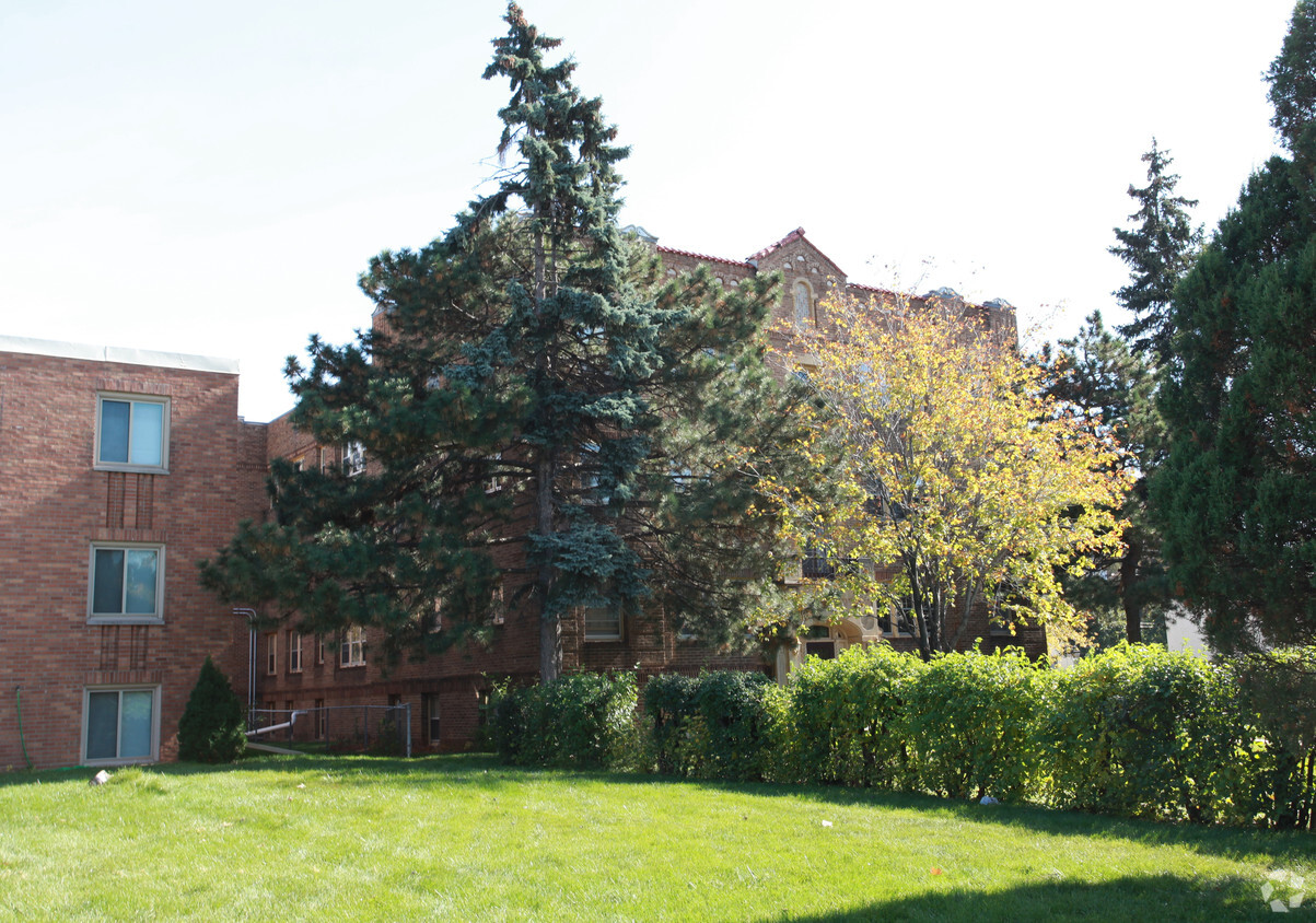 Building Photo - 2719 Park Ave