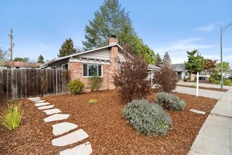 Building Photo - 130 Kittoe Dr