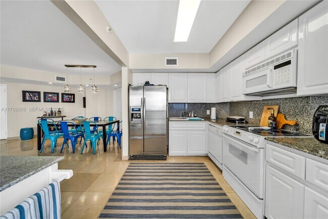 Foto del edificio - 6301 Collins Ave