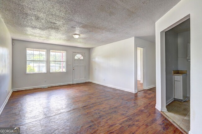 Building Photo - 2176 Bayswater Rd