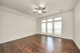 Building Photo - 23918 Via Viale Dr