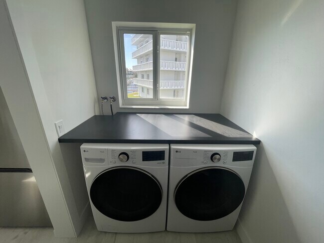 Foto del edificio - 300 Croton Ave