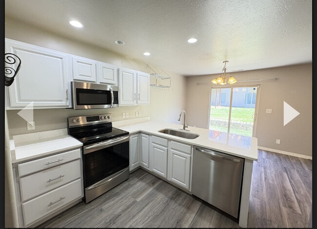 Building Photo - 1294 Willow Way