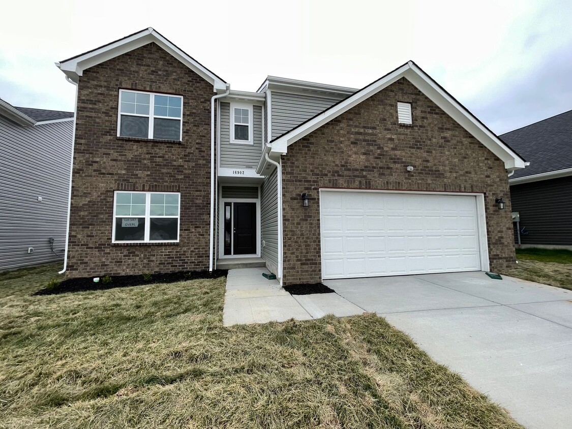 Foto principal - New Home East Jefferson For Rent