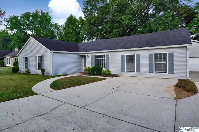 Foto del edificio - 13010 Coys Dr SE