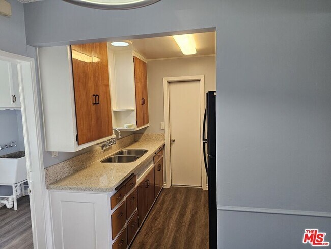 Foto del edificio - 7444 Mendy St