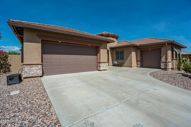 Foto del edificio - 4814 W Carpenter Dr