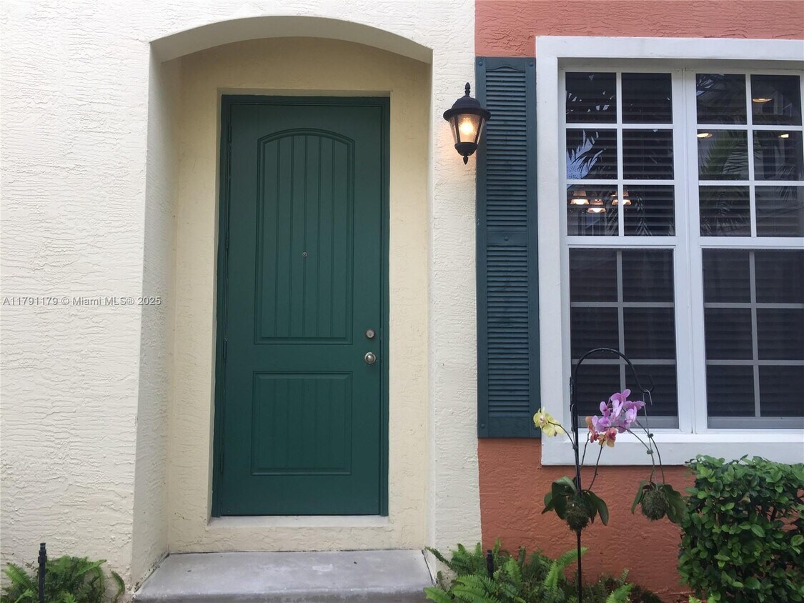 Primary Photo - 283 SW 7th Ct