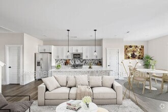 Building Photo - 672 Melville Dr