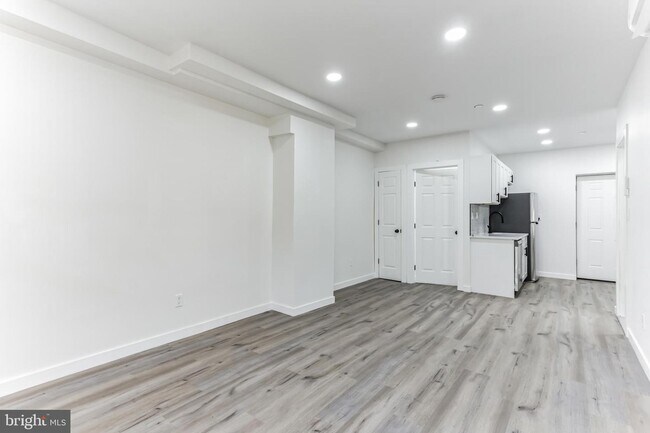 Building Photo - 5524 Matthews St