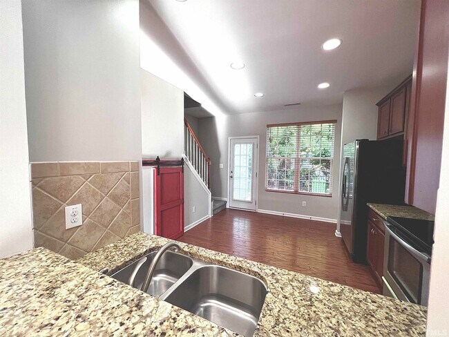 Building Photo - 846 Cupola Dr