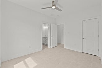 Building Photo - 512 2nd St