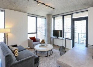 Building Photo - 2111 S Wabash Ave