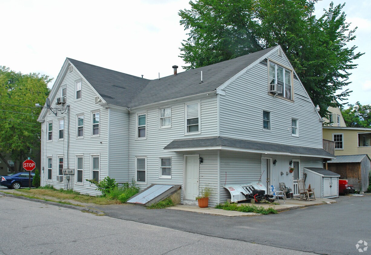 Building Photo - 40-42 Brackett St