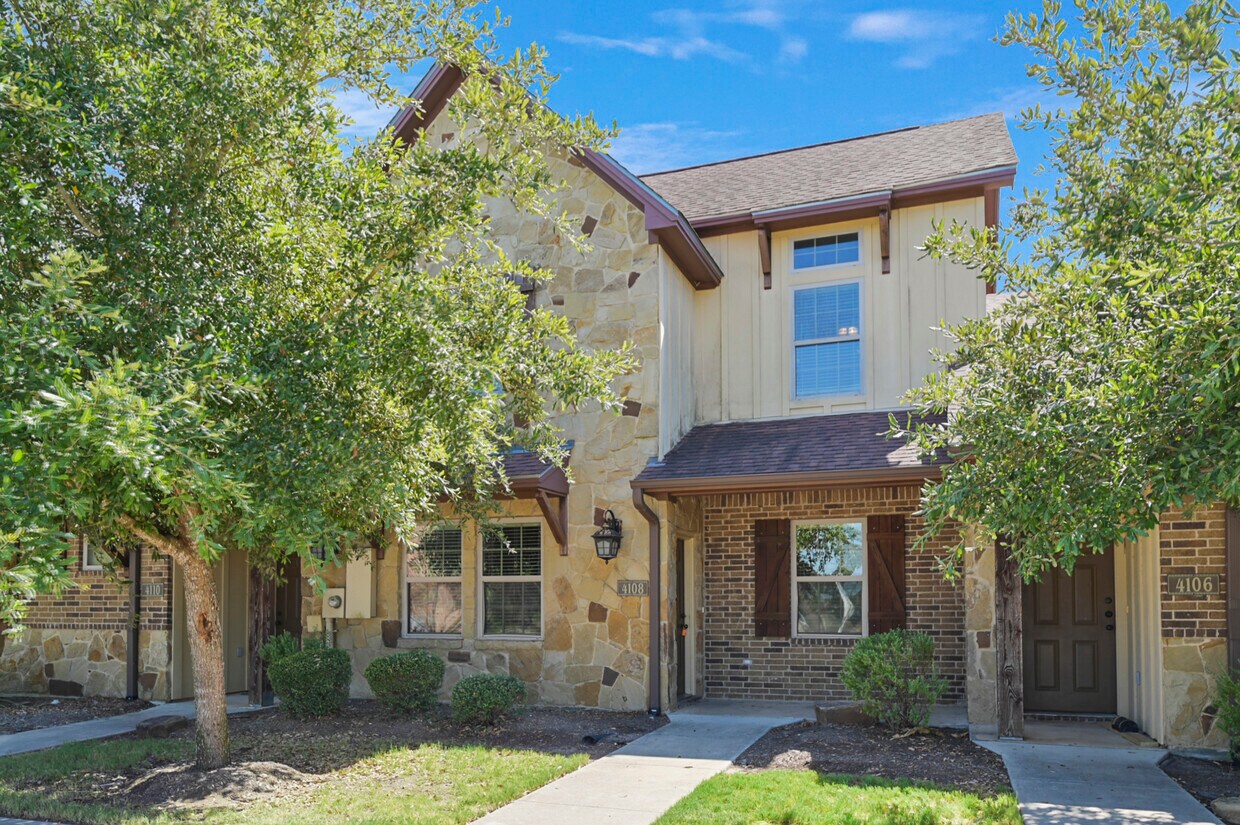 4108 Gunner Trail, College Station, TX 77845 Townhome Rentals in