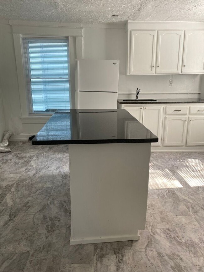 Foto del edificio - 2 Bedroom Duplex off of Rivermont Avenue.