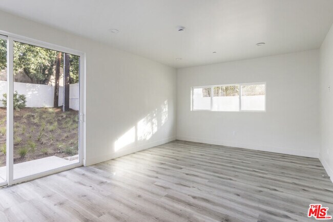 Foto del edificio - 3210 Verdugo Rd