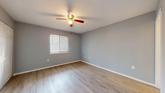Photo - 709 45th St E Townhome