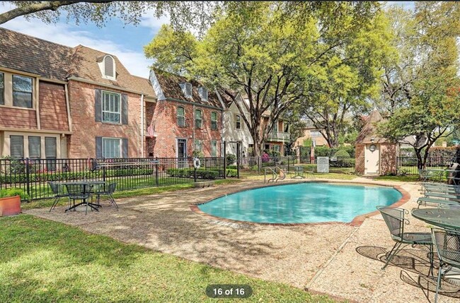 Foto del edificio - 528 N Post Oak Ln