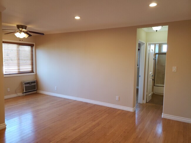 Building Photo - 4956 S Centinela Ave