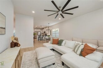 Building Photo - 264 Richards St