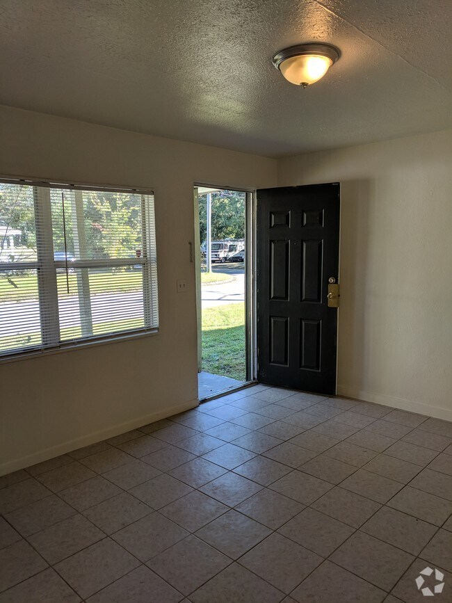 Lackawanna Apartments for Rent with a Garage Jacksonville, FL 1