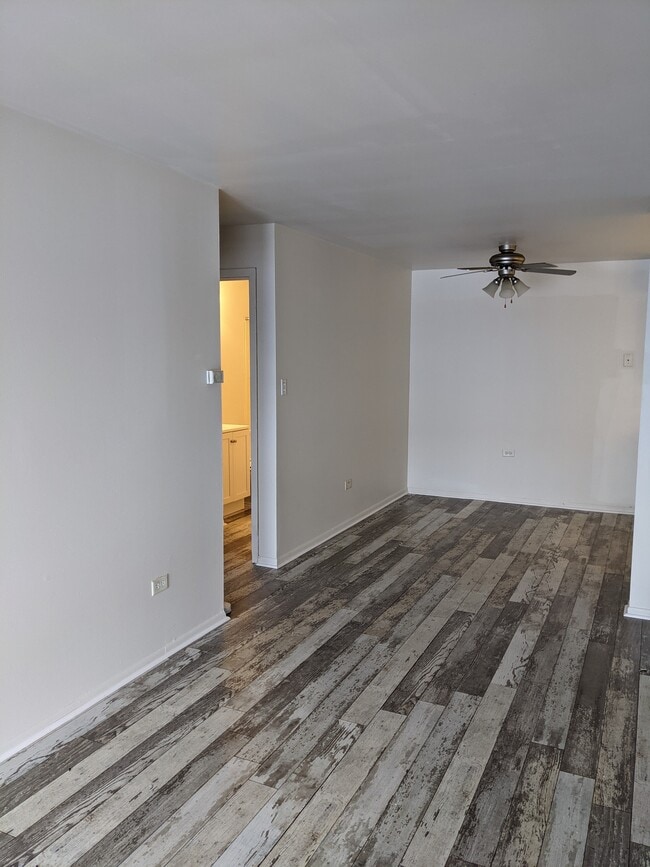 Building Photo - 7305 W 157th St