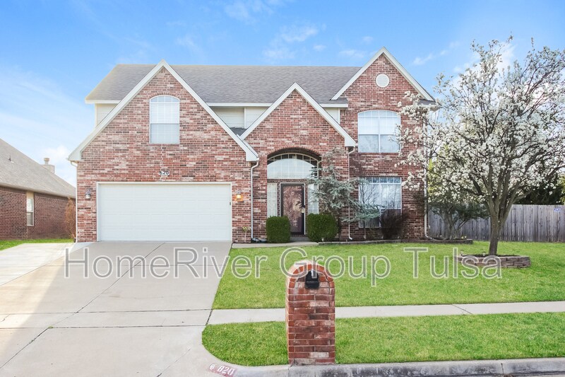 Foto principal - 820 N Willow Ave