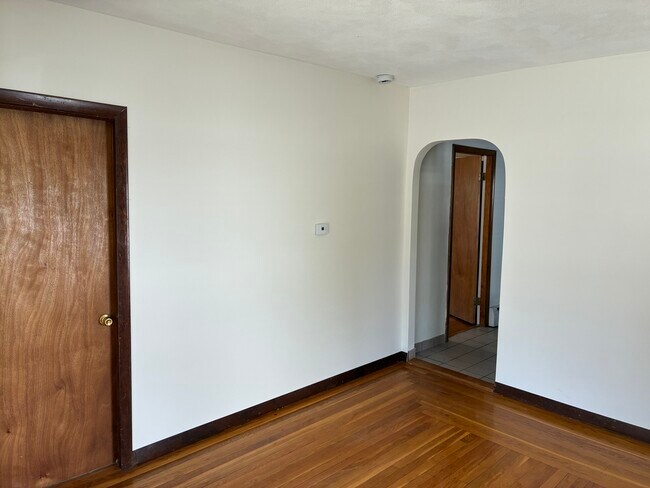 Foto del edificio - 14 Forest Ave