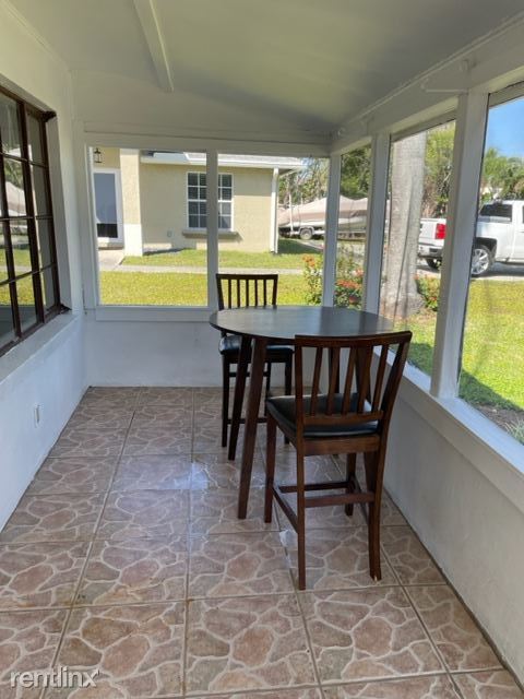 Foto del edificio - 2 br, 1 bath House - 634 Oak St