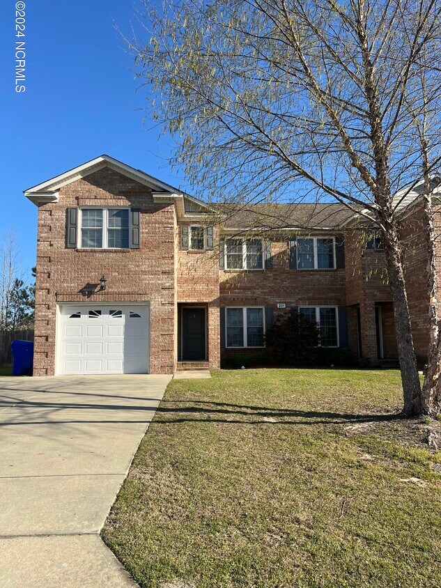 Primary Photo - 201 S Pointe Dr